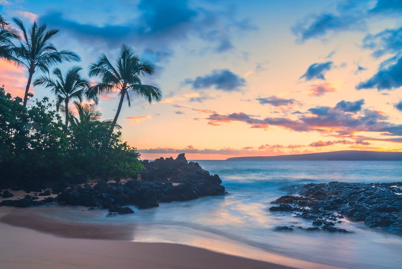 Waikiki Beach and Diamond Head in Honolulu